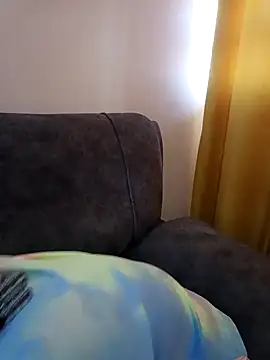 pretty-eyes23 online show from 12.18.24