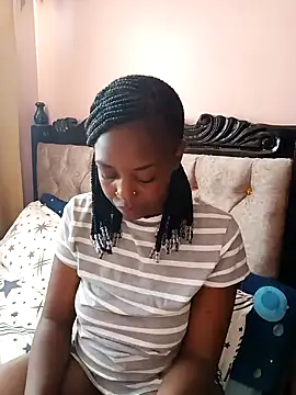 pretty-eyes23 online show from 12.19.24