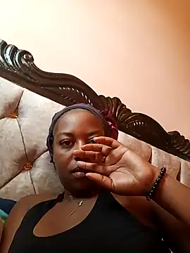 pretty-eyes23 online show from 01.23.25