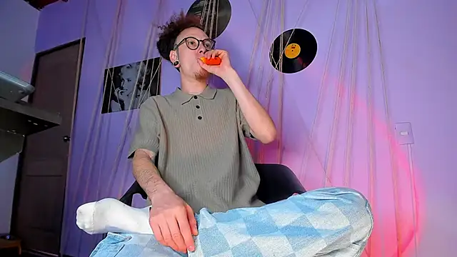 MrShaggy online show from 02.10.25