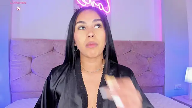 Snapshot of Cameliaa_Smiith chatting on 12.15.24 Cameliaa Smiith online show from 12.15.24