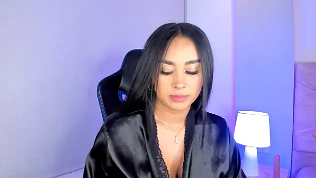 Snapshot of Cameliaa_Smiith chatting on 02.12.25 Cameliaa Smiith online show from 02.12.25