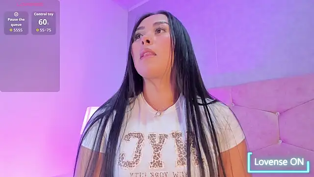 Snapshot of Cameliaa_Smiith chatting on 11.27.25 Cameliaa Smiith online show from 11.27.25