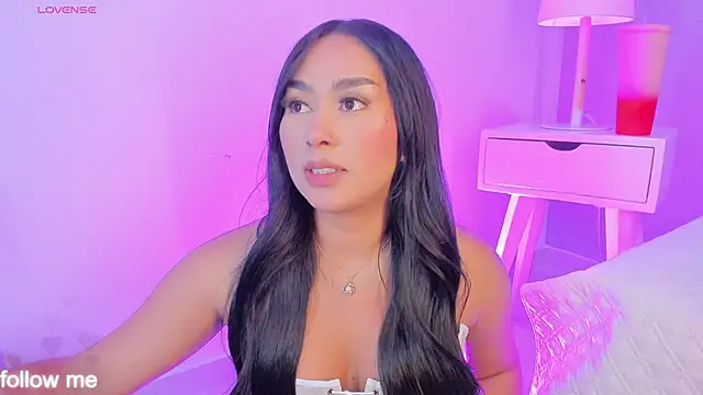 Snapshot of Cameliaa_Smiith chatting on 11.28.25 Cameliaa Smiith online show from 11.28.25