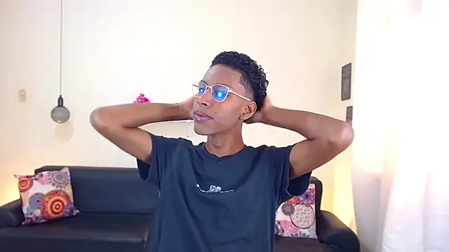 maiki18  online show from 02.17.25