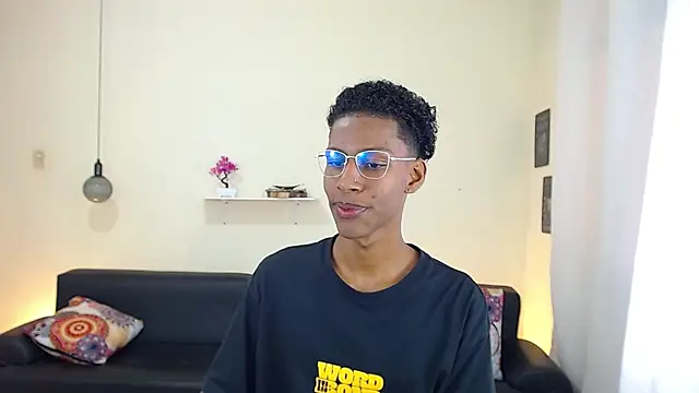 maiki18  online show from 02.20.25