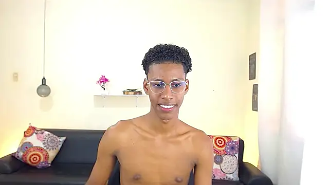 maiki18  online show from 02.21.25