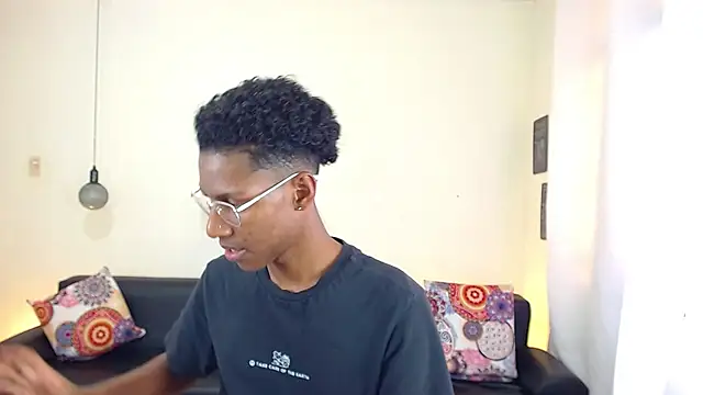 maiki18  online show from 02.27.25