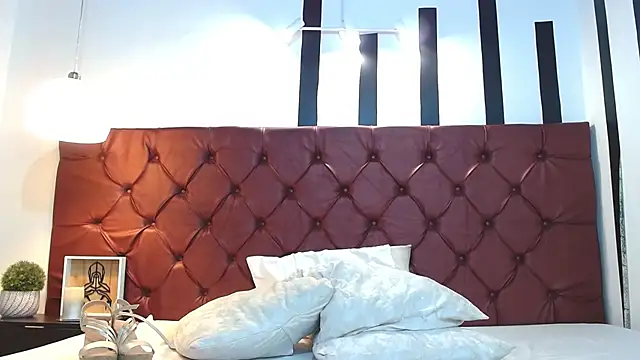 Snapshot of MariaJoseWalker chatting on 12.12.24 MariaJoseWalker online show from 12.12.24