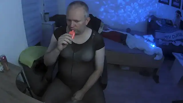 ShyBoy1982 online show from 09.27.25