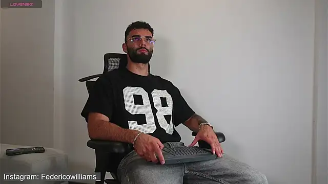 Derek w online show from 09.23.25