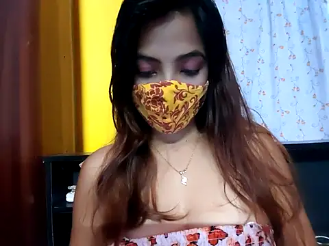 Snapshot of cutesoma2 chatting on 10.16.25 cutesoma2 online show from 10.16.25