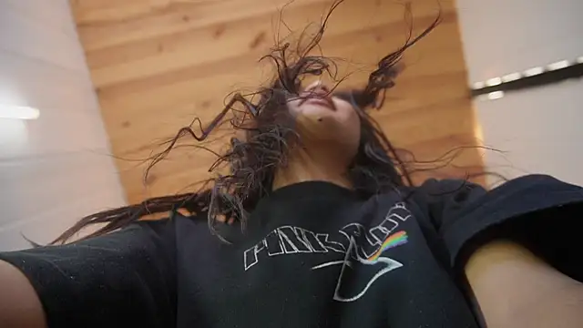 Snapshot of Feetgirl01 chatting on 01.13.25 Feetgirl01 online show from 01.13.25