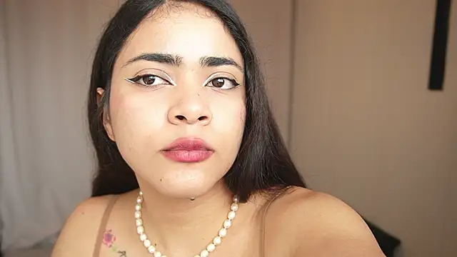 Snapshot of Feetgirl01 chatting on 03.22.25 Feetgirl01 online show from 03.22.25