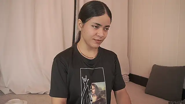 Snapshot of Feetgirl01 chatting on 10.17.25 Feetgirl01 online show from 10.17.25