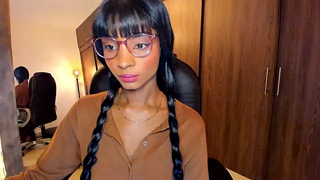 alikahouston4 online show from 10.24.25