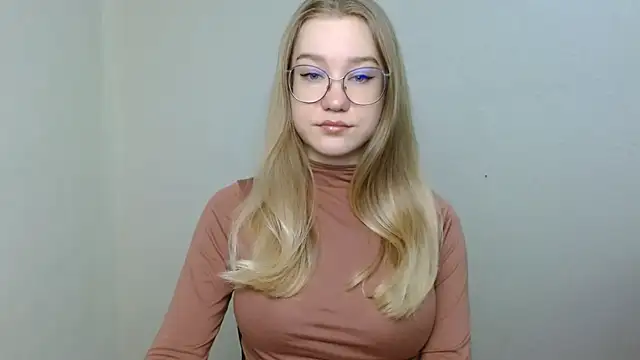 cindi hot online show from 04.15.26