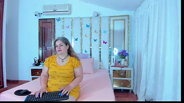 AnyelaGitanaMature online show from 09.15.25