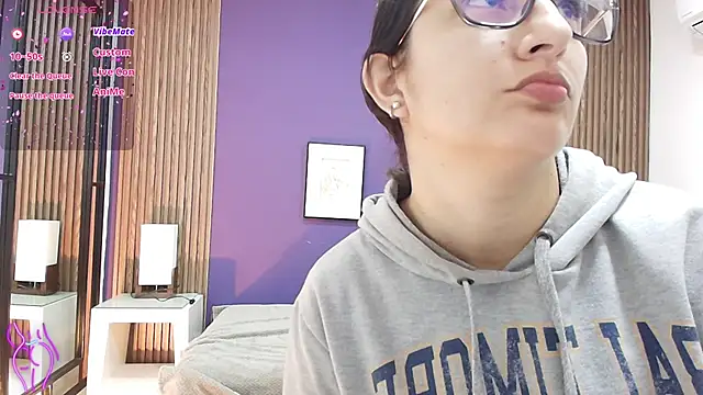 Snapshot of alina_martinelli chatting on 02.01.25 alina martinelli online show from 02.01.25