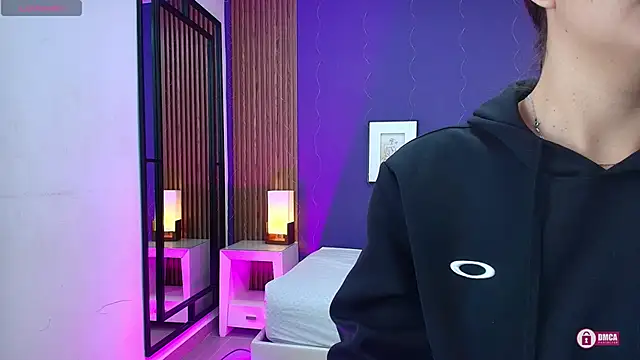 Snapshot of alina_martinelli chatting on 10.04.25 alina martinelli online show from 10.04.25