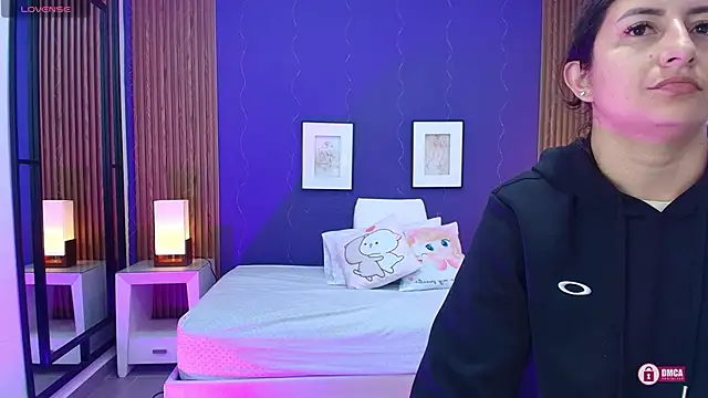 Snapshot of alina_martinelli chatting on 10.12.25 alina martinelli online show from 10.12.25