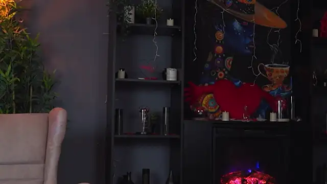 Evelyn Evyyy online show from 04.18.26