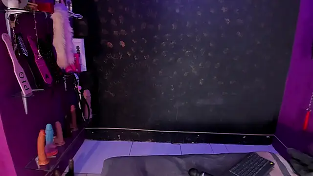 Alexa Slave online show from 09.11.25