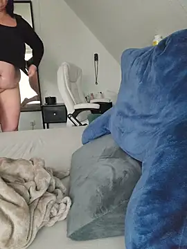 -BonnieBlack- online show from 04.14.26