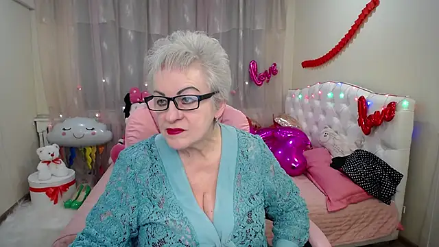 KayleSmoll online show from 02.02.25