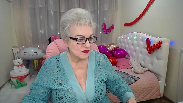 KayleSmoll online show from 02.06.25