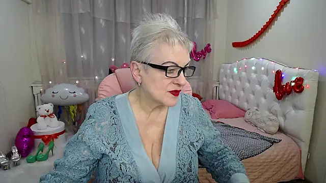 KayleSmoll online show from 02.20.25