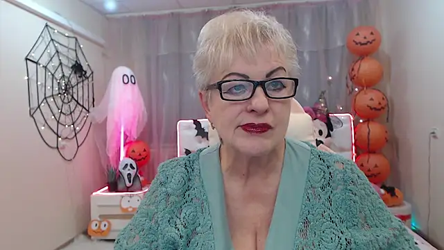 KayleSmoll online show from 10.11.25