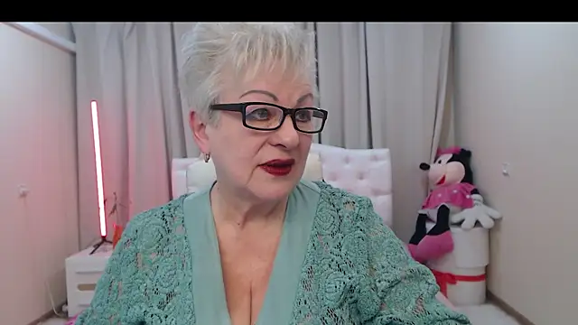 KayleSmoll online show from 04.17.26