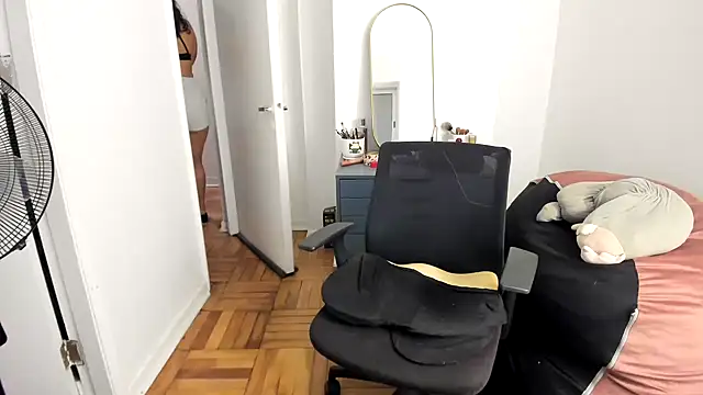 cinnamon rosa online show from 01.29.25