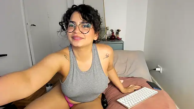 cinnamon rosa online show from 02.07.25