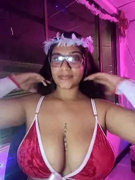 Sofythom1 online show from 12.31.24