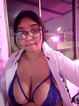 Sofythom1 online show from 01.27.25