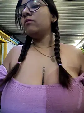 Sofythom1 online show from 02.28.25