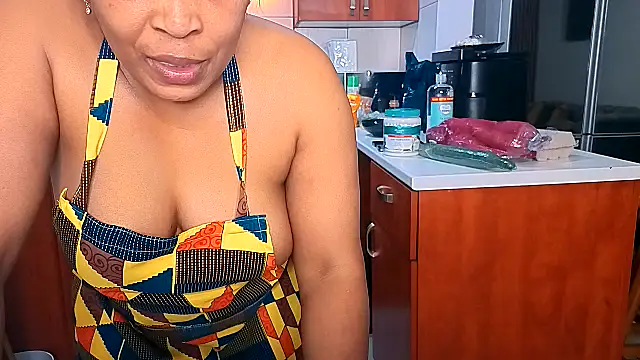 GiantBootyMilf online show from 09.23.25