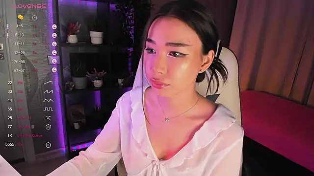 Snapshot of sensualily chatting on 09.13.25 sensualily online show from 09.13.25