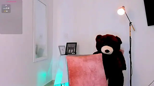 Hannaos online show from 12.10.24