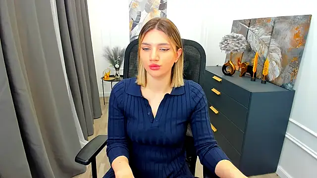 SelenaeMoore online show from 03.26.26