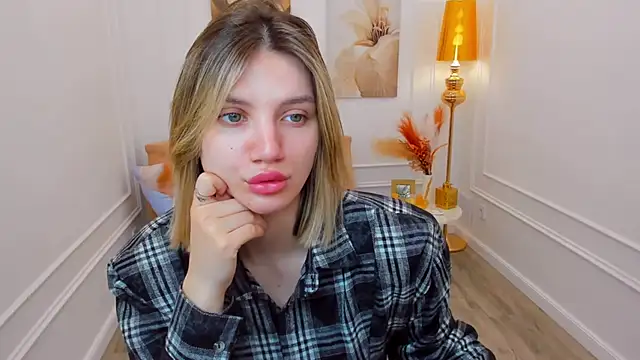 SelenaeMoore online show from 04.04.26