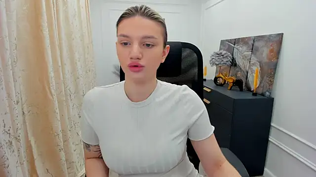 SelenaeMoore online show from 05.30.26