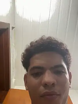 Snapshot of RDbruto chatting on 12.27.24 RDbruto online show from 12.27.24