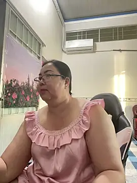 Snapshot of NDith chatting on 02.02.26 NDith online show from 02.02.26