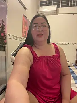 Snapshot of NDith chatting on 02.07.26 NDith online show from 02.07.26