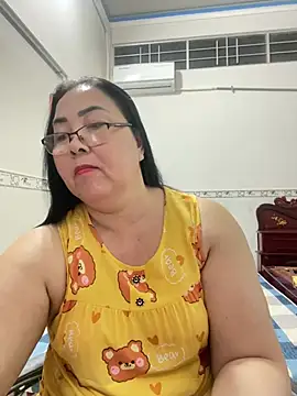 Snapshot of NDith chatting on 02.11.26 NDith online show from 02.11.26