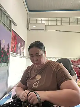 Snapshot of NDith chatting on 02.12.26 NDith online show from 02.12.26