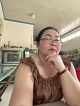 Snapshot of NDith chatting on 02.13.26 NDith online show from 02.13.26